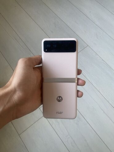 Motorola Razr 50, rəng - Çəhrayı