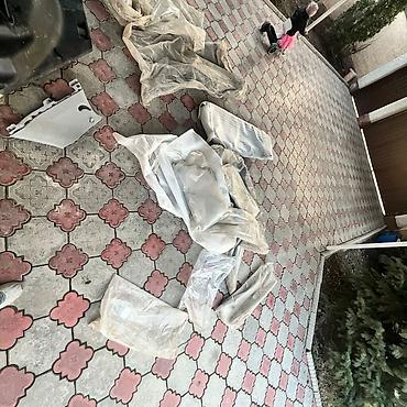 авто чехолы бу: 2 комплекта обшивки багажной части (один комплект новый другой б/у) — 2