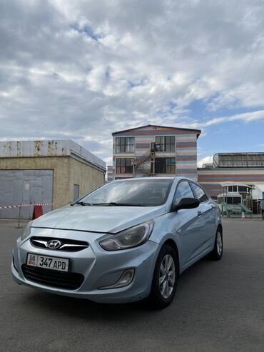 Hyundai: Hyundai Solaris: 2013 г., 1.4 л, Автомат, Бензин, Седан