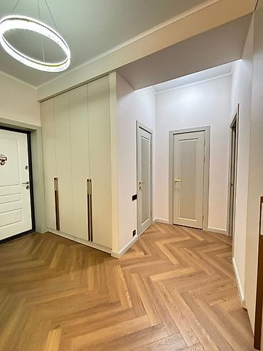 flat osh: 3 комнаты, 90 м², Золотой квадрат Элитка, 12 этаж, Дизайнерский ремонт — 8