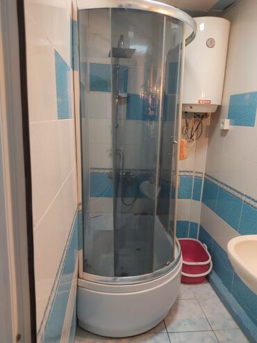 Duş kabinaları, arakəsmələr: Hamam vannasi yaxwi veziyyetde