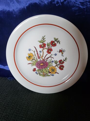 Kuhinjski setovi: Tanjiri vintaz,novi porcelanski. Tanji novi,sve na njima odsjaj od — 8