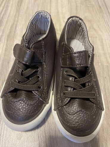 Детская обувь: Продаю кеды новые корейские .17 см цена 1300 сом