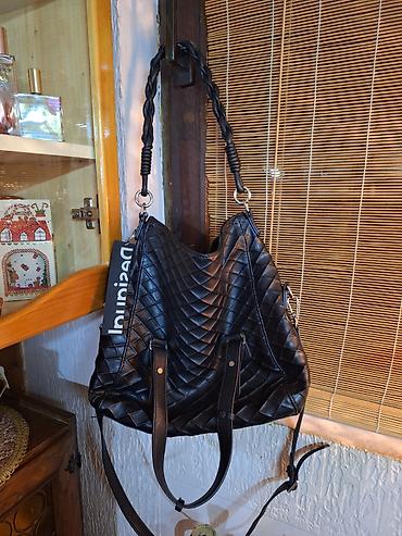smart sat muski: Desigual torba odlicno ocuvana, bez ostecenja. S obzirom na dizajn — 2