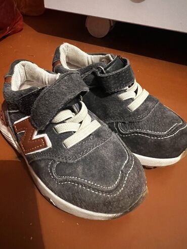 женские джинсовые шорты по колено: Детские кроссовки New Balance

Размер 22 
Состояние идеальное