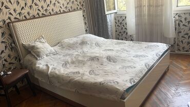 двухместная кровать: С матрасом