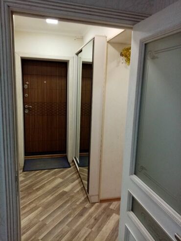 Uzunmüddətli kirayə mənzillər: Sumqayıt şəhər, 5-ci mikrorayonda, yol qırağı 5 mərtəbəli binanın 5-ci — 7