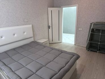 Uzunmüddətli kirayə mənzillər: 28 May metrosunun 2-ci çıxışında, yeni tikili, 14 mərtəbəli binanın — 5