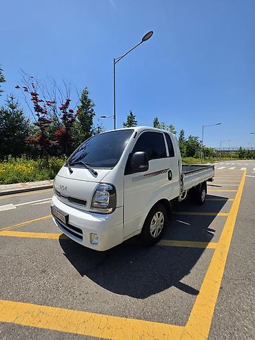 volvo 500: Kia Bongo III (новый логотип Kia) — компактный бортовой грузовик — 2