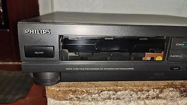 Другая аудиотехника: CD-проигрыватель Philips CD230 крышки нету, полностью рабочий. - Тип — 2