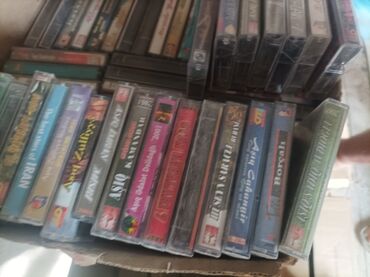 CD, DVD disklər və kassetlər: Orjinal kasetler balacalar 5 AZN vidyo kasetler 8 azn yumuru kasetler — 10
