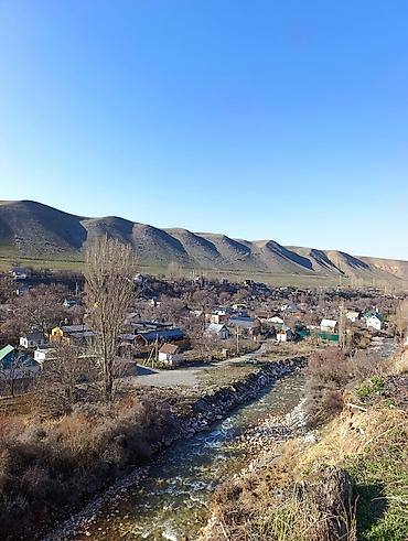 выход к речке: Продаю дом в с. Беш-Кунгой Участок 5 сот. Есть центральный водопровод — 1