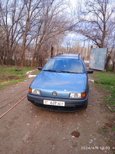 салон volkswagen: Volkswagen Passat: 1989 г., 1.8 л, Механика, Бензин, Универсал