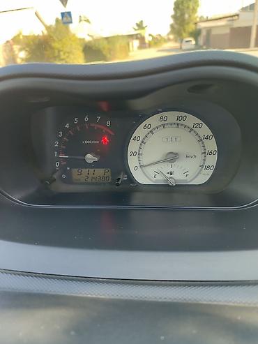 Унаа сатуу: Toyota Ist: 2003 г., 1.5 л, Автомат, Бензин — 10