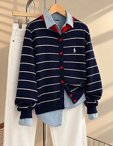 pull and bear: Najtrazeniji Polo dzemperi dostupni 
S M L
3600 din — 4