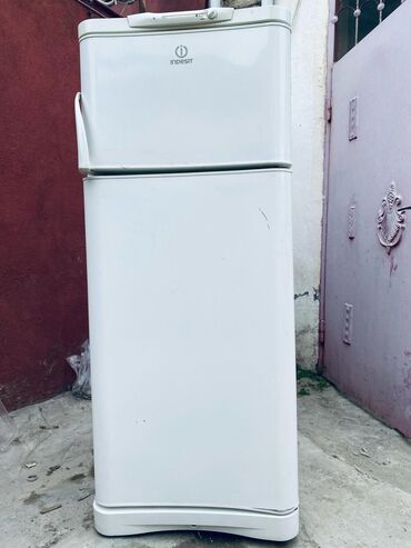 indesit soyuducu soyutmur: Б/у 2 двери Indesit Холодильник Продажа, цвет - Белый