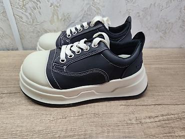 Кроссовки и спортивная обувь: Кроссовки на высокой подошве - Модели: 1) Черные с контрастной — 2