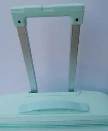 Putni koferi i torbe: Tvrdi kofer na točkiće – mint zelena boja - Materijal: lagana tvrda — 19