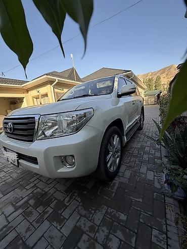 авто в аренду с последующим выкупом в бишкеке: Toyota Land Cruiser: 2014 г., Газ, Внедорожник — 3