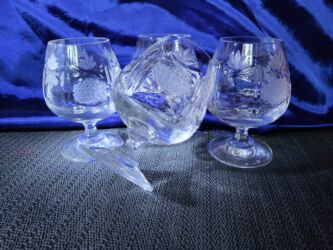 Čaše: Case kristal Zajecar za zestoko pice iz 70ih. Case kristal Zajecar za na lalafo.rs — 4 Čaše: Case kristal Zajecar za zestoko pice iz 70ih. Case kristal Zajecar za — 4