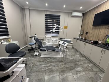 Офисы: Продаю Офис 65 м², С ремонтом, С мебелью, Многоэтажное здание, 1 этаж — 6