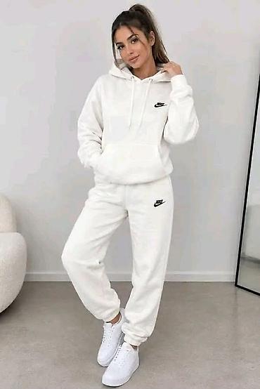 pulse ranac: Ženska Komplet Trenerka 
Cena: 4100 dinara
Velicine: S,M,L,XL,XXL
PM✨ — 4