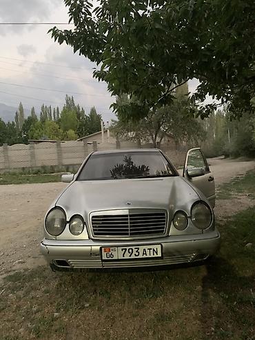 разбитые авто: Mercedes-Benz E-Class: 1997 г., Седан — 2