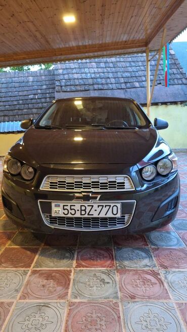 rustavi maşın bazari sayti: Chevrolet Aveo: 1.2 l | 2011 il | 250000 km Sedan