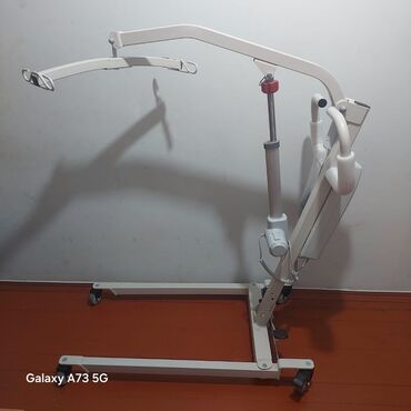 İnqalyatorlar, nebulizerlər: Əlillər üçün qaldırıcı kran