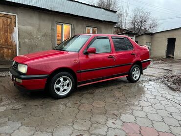Венто афтамат - Кыргызстан: Volkswagen Vento: 1.8 л | 1993 г. | Седан