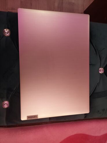 Lenovo: Demek olar ki istifade edilmemiş veziyyetde notebook satilır.Gence