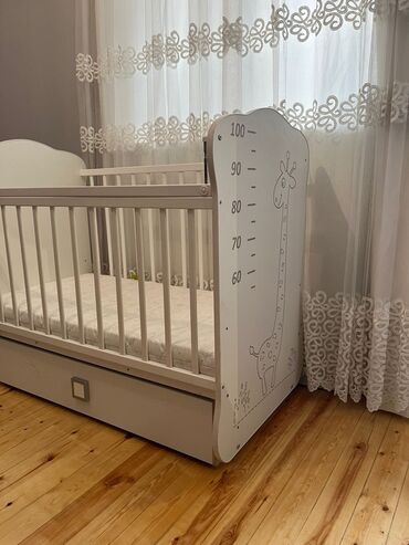 Seyflər: Oğlan və qız üçün, Dördbucaq, Beşik, Dəst ilə, Matras ilə, Yellənmə mexanizmsiz