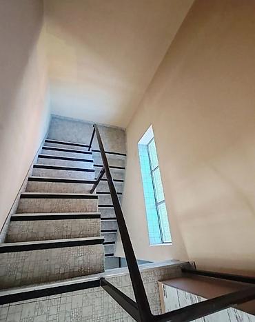 Magacini i radionice: Izdaje se prostrana i funkcionalna hala ukupne površine 420 m² ( 300 — 13