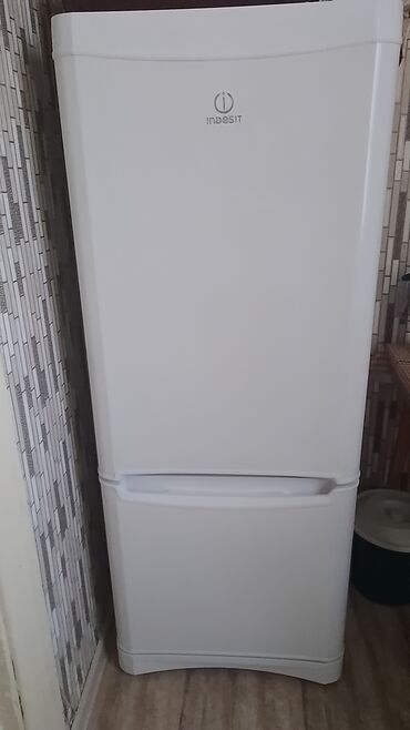 Soyuducular: İşlənmiş 2 qapılı Indesit Soyuducu Satılır, rəng - Ağ
