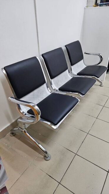 кресло на балкон: Офисное кресло, Б/у, Без колесиков, цвет - Черный, Самовывоз