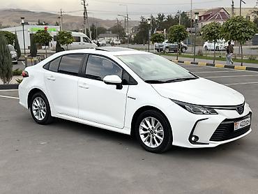 Toyota: Toyota Corolla: 2021 г., 1.8 л, Вариатор, Гибрид, Седан — 3