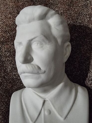 Статуэтки: Сталин. Бюст фарфоровый. Антиквариат очень редкий высота - 21, 5см — 4