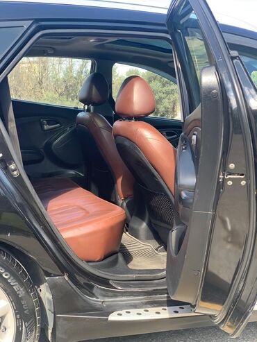 Hyundai: Hyundai ix35: 2.4 l | 2010 il Krossover — 15