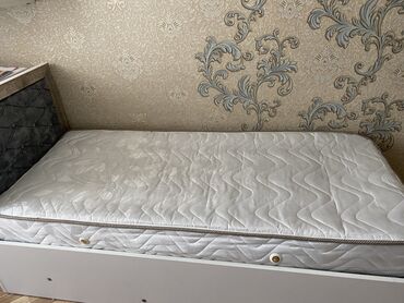 двухместная кровать: Б/у, Для мальчика, С подъемным механизмом, С матрасом, Без выдвижных ящиков, Азербайджан