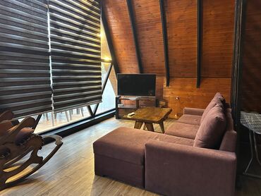 Günlük kirayə evlər: A‑Frame üslubunda taxta ev – həyət və istirahət zonası ilə - Müasir — 6