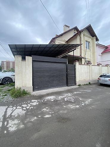 Долгосрочная аренда домов: 300 м², 9 комнат — 1