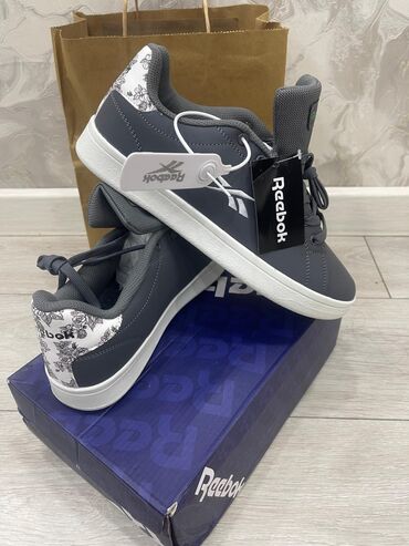 токио красовки: Кеды Reebok, низкие, повседневные. - Цвет: темно‑серый верх, белая