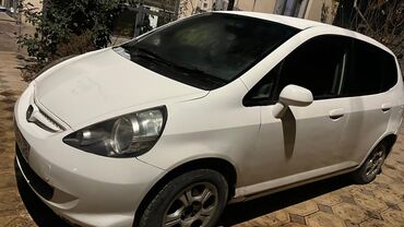 Honda: Honda Fit: 2004 г., 1.3 л, Вариатор, Бензин, Хэтчбэк