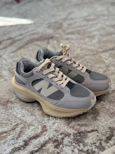красовки спортивные: Мужские кроссовки, 41, New Balance, Новый, цвет - Серый, Бесплатная доставка