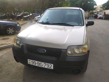 arenda avtomobil: Ford Escape: 2.4 л | 2005 г. 25000 км Седан