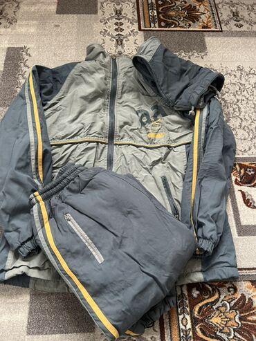 одежда оверсайз: Спортивный костюм (куртка на молнии + брюки) at lalafo.kg одежда оверсайз: Спортивный костюм (куртка на молнии + брюки)