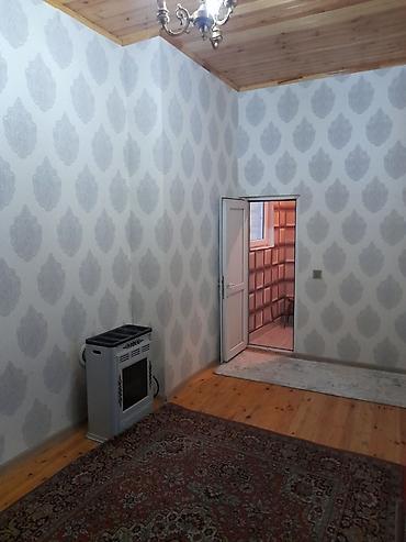 ucuz evlər: Kirayə mənzil – 1 otaqlı, mətbəx və sanitar qovşağı ilə - Yüksək — 1