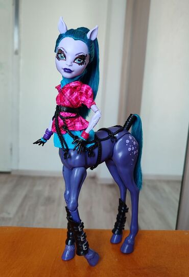 дукати монстр 900: Кукла Монстер хай ( Monster high ) Авея Троттер. В отличном состоянии