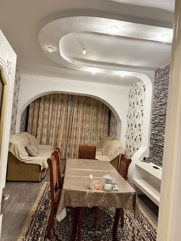 1 nəfər oğlan otaq yoldaşı axtarılır evdə 2 nəfər oğlan qalır