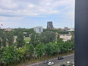 Аренда офисов: Аренда офисов, 90 м², В бизнес центре, 1 линия, С системой безопасности — 8